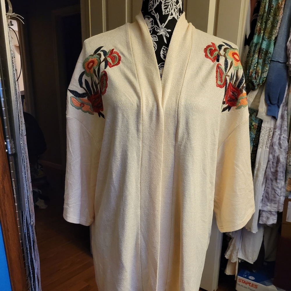 NWT Davi and Dani Embroidered Sweater